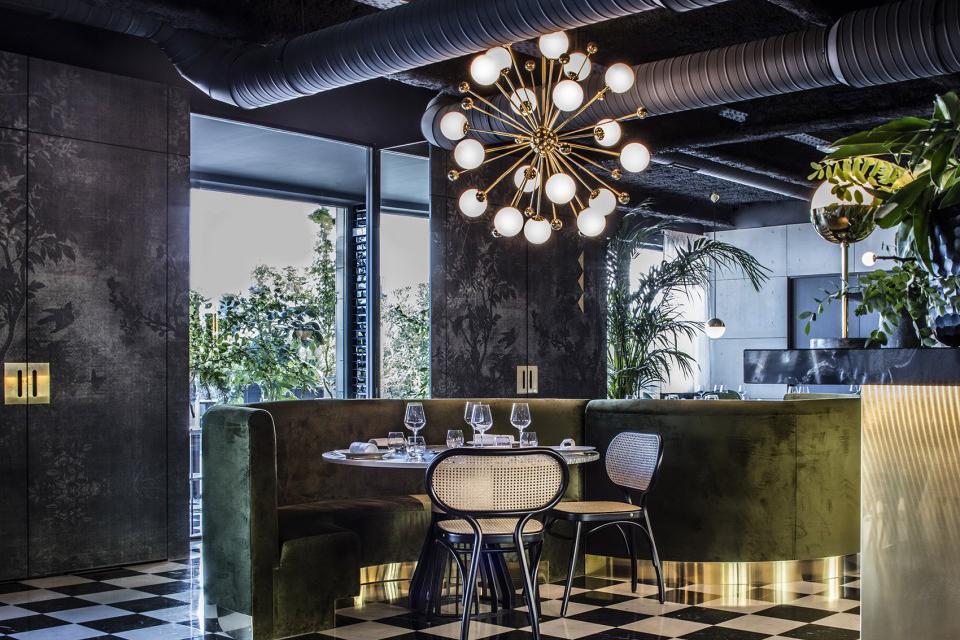 法国里昂La Forêt Noire餐厅，奢华优雅艺术装饰风格