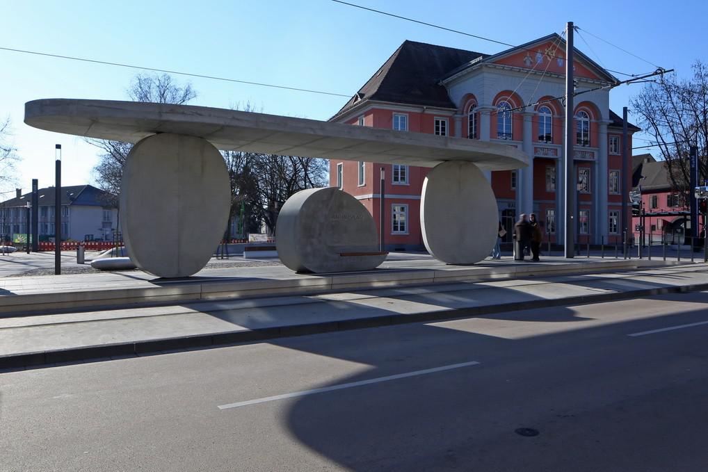 德国小镇电车站，雕塑般趣味感