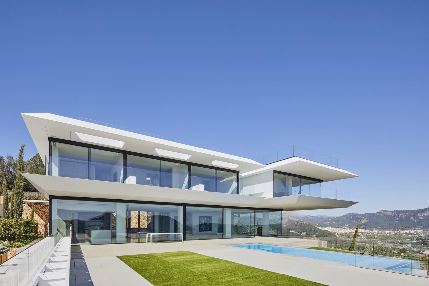 西班牙悬空住宅，360°全景视野，拥抱山谷和大海